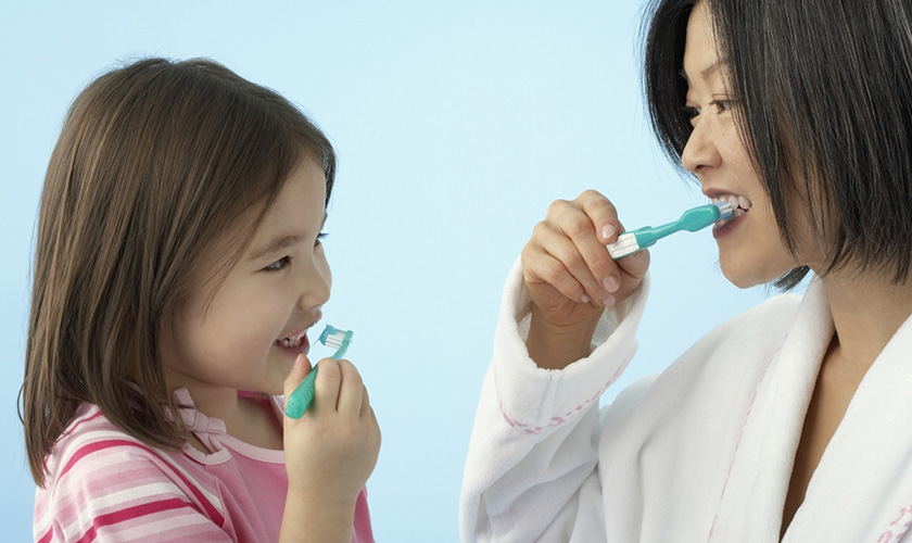 Sau khi niềng răng trẻ em, ba mẹ nên chăm sóc răng miệng cho bé như thế nào?