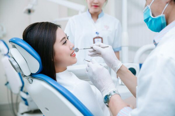 Cần quan tâm đến sức khỏe răng miệng bằng việc đến nha khoa thường xuyên