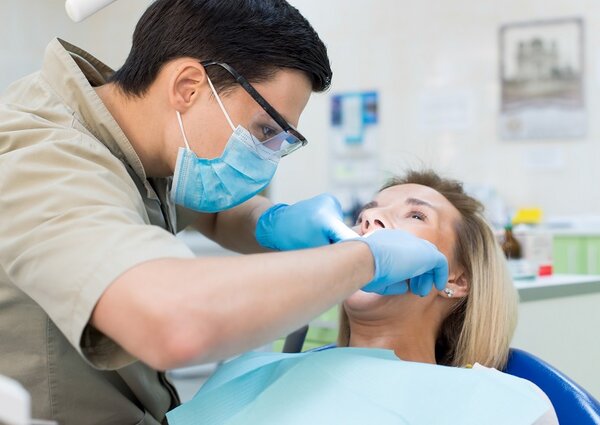Đến nha khoa để thăm khám sức khỏe răng miệng