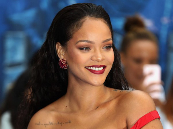 Rihanna - ca sĩ nổi tiếng thế giới