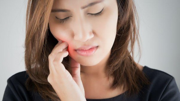 Vì sao mọc răng khôn gây đau đầu?