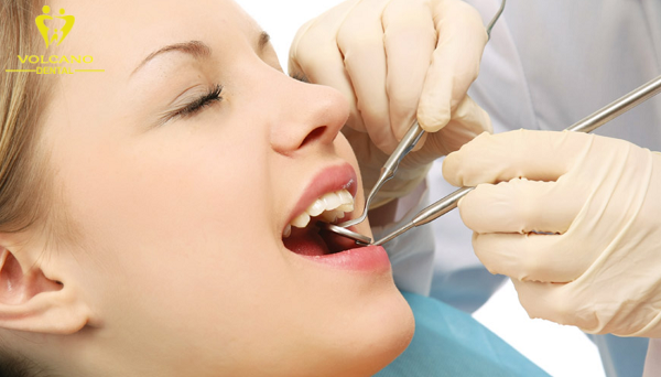 Thăm khám răng miệng định kỳ để phát hiện và điều trị các vấn đề về răng miệng