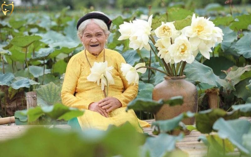Cách nhuộm răng đen của dân tộc Kinh