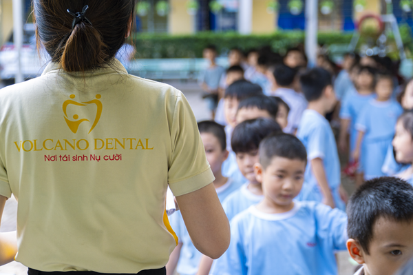 30 Trường học và gần 100.000 học sinh đã được Volcano Dental thăm khám Nha khoa học đường