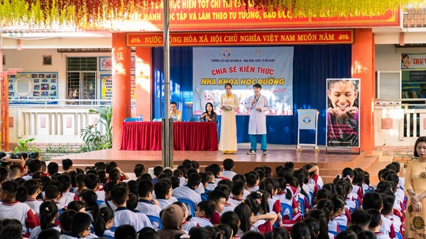 Nha khoa Volcano thực hiện chương trình Thăm khám Nha khoa học đường tại tp. Dĩ An Nha khoa Volcano thực hiện chương trình Thăm khám Nha khoa học đường tại tp. Dĩ An