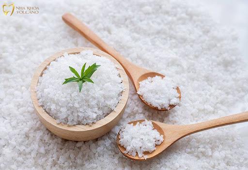 Trị lưỡi bị nổi hột bằng muối